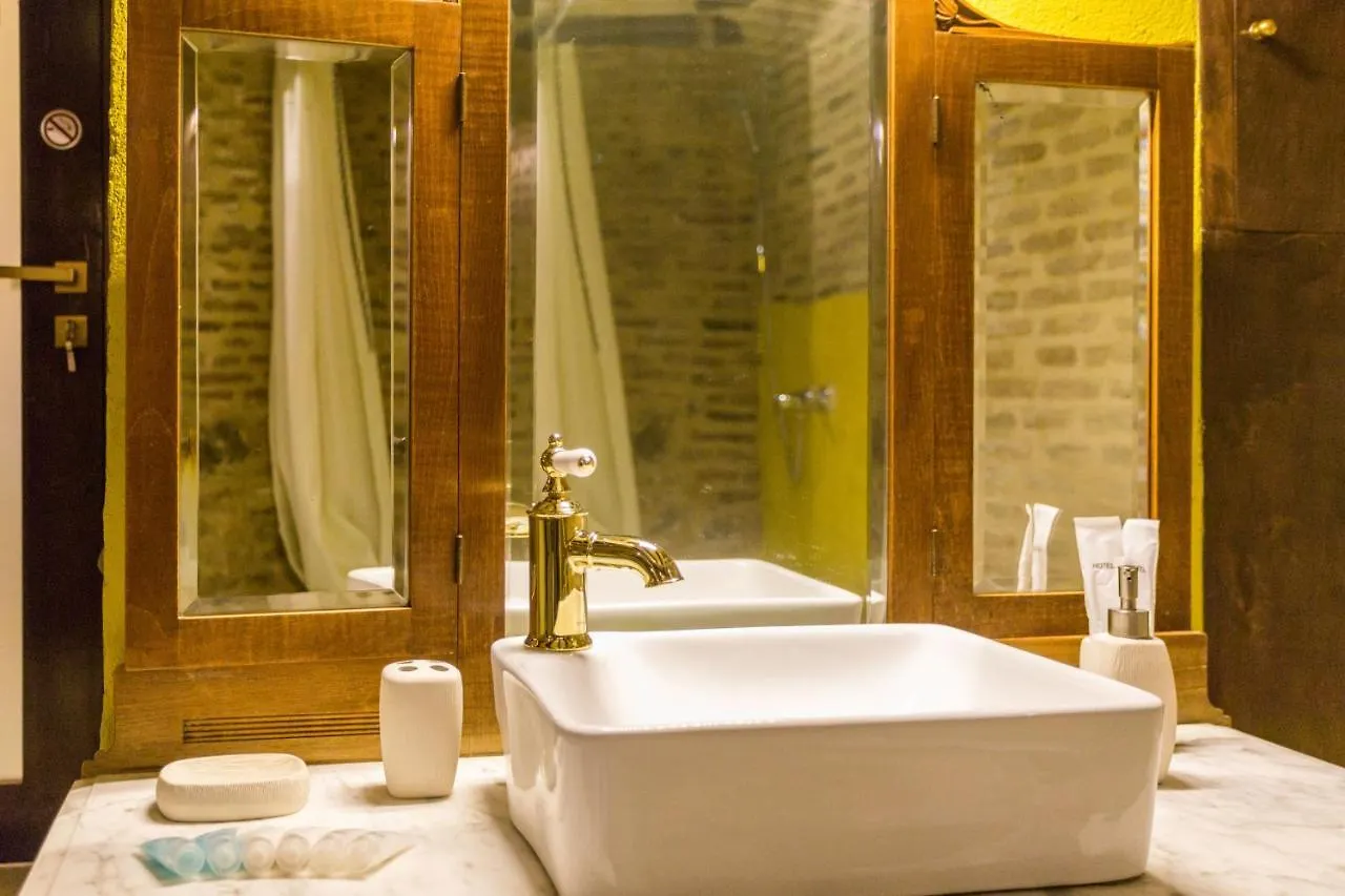 Apartmán Lofts Under The Castle In Old Town Tbilisi